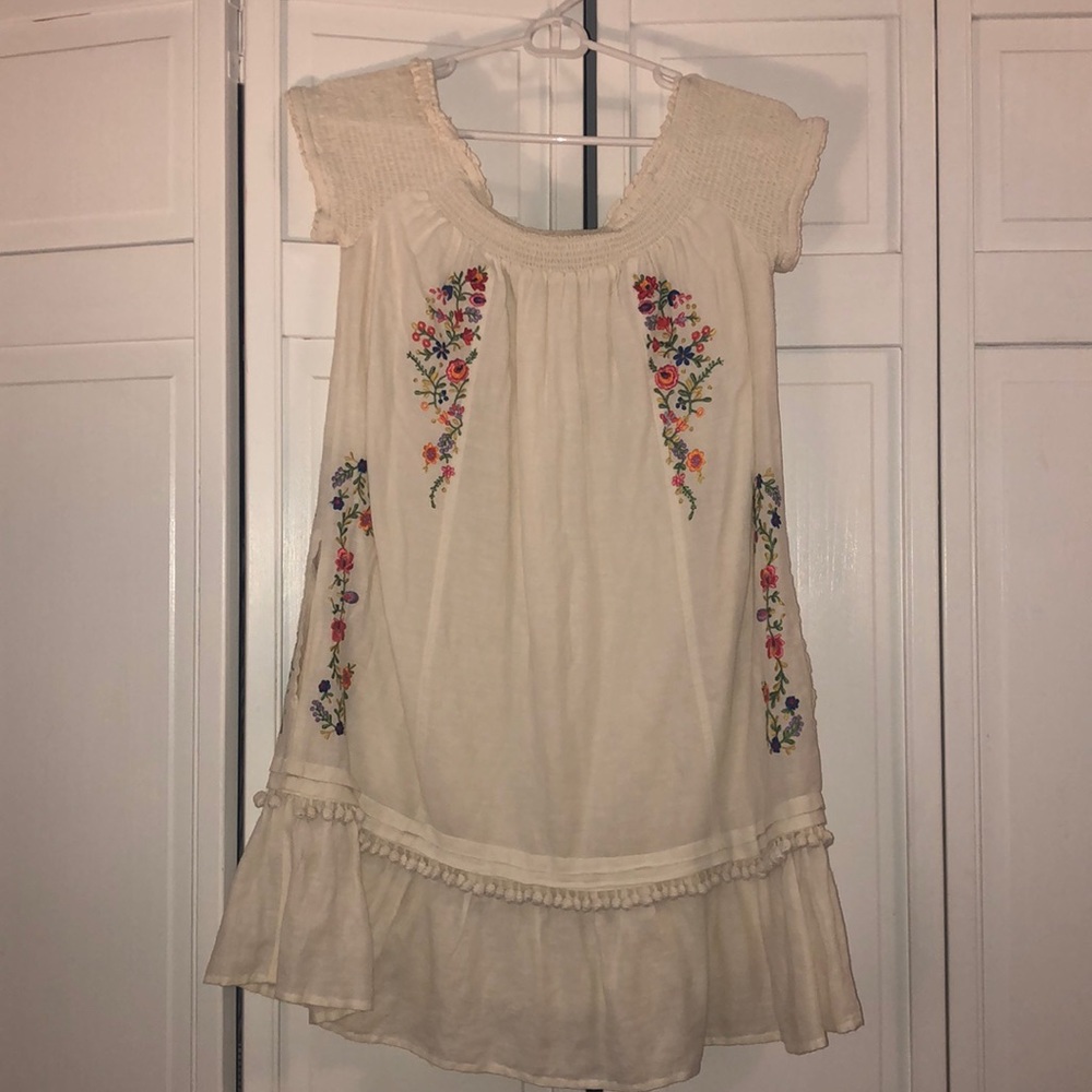 Off the shoulder dress! Beautiful summer dress